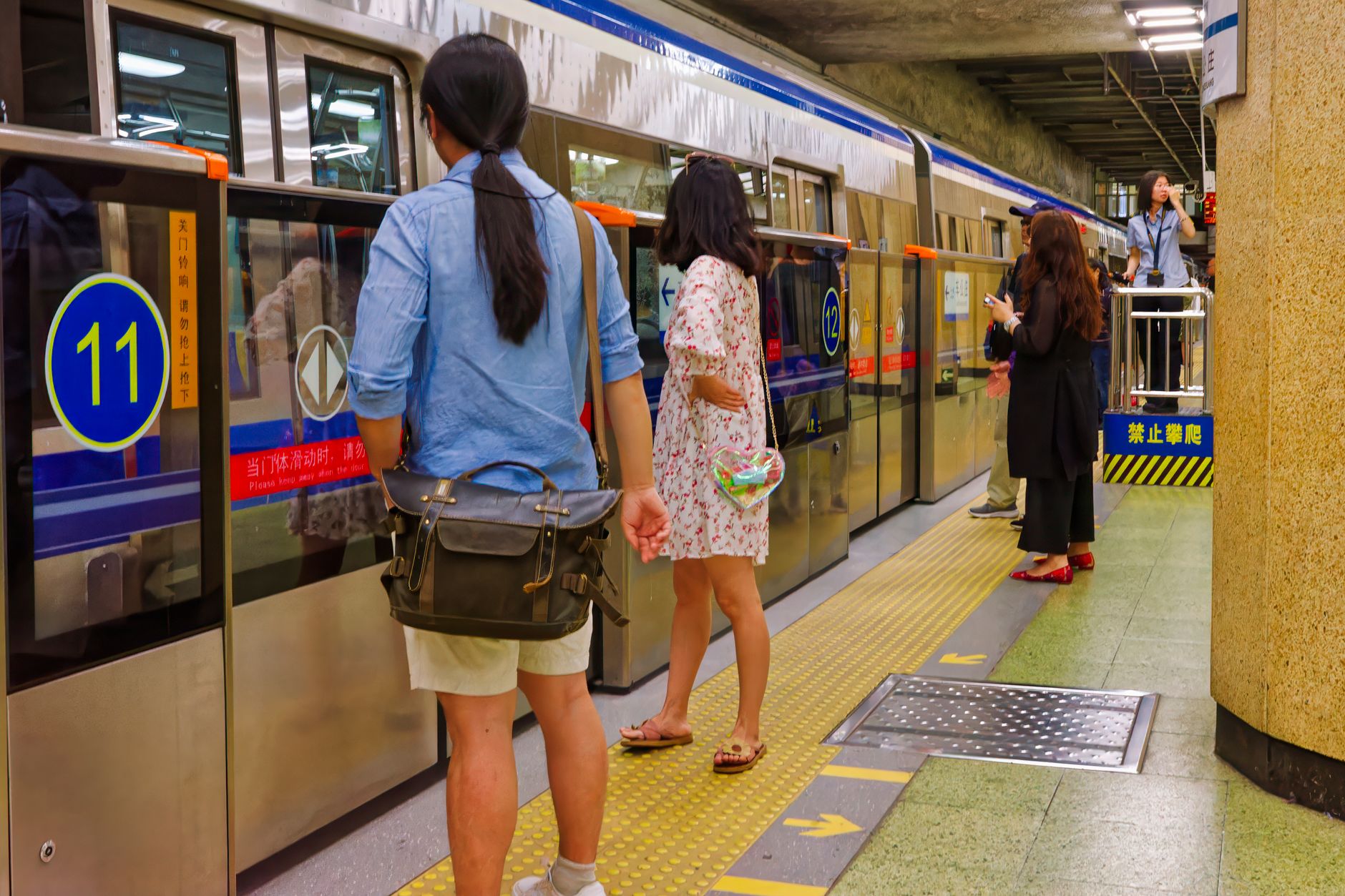 Why Chinese Subway Systems Are So Efficient and Affordable
